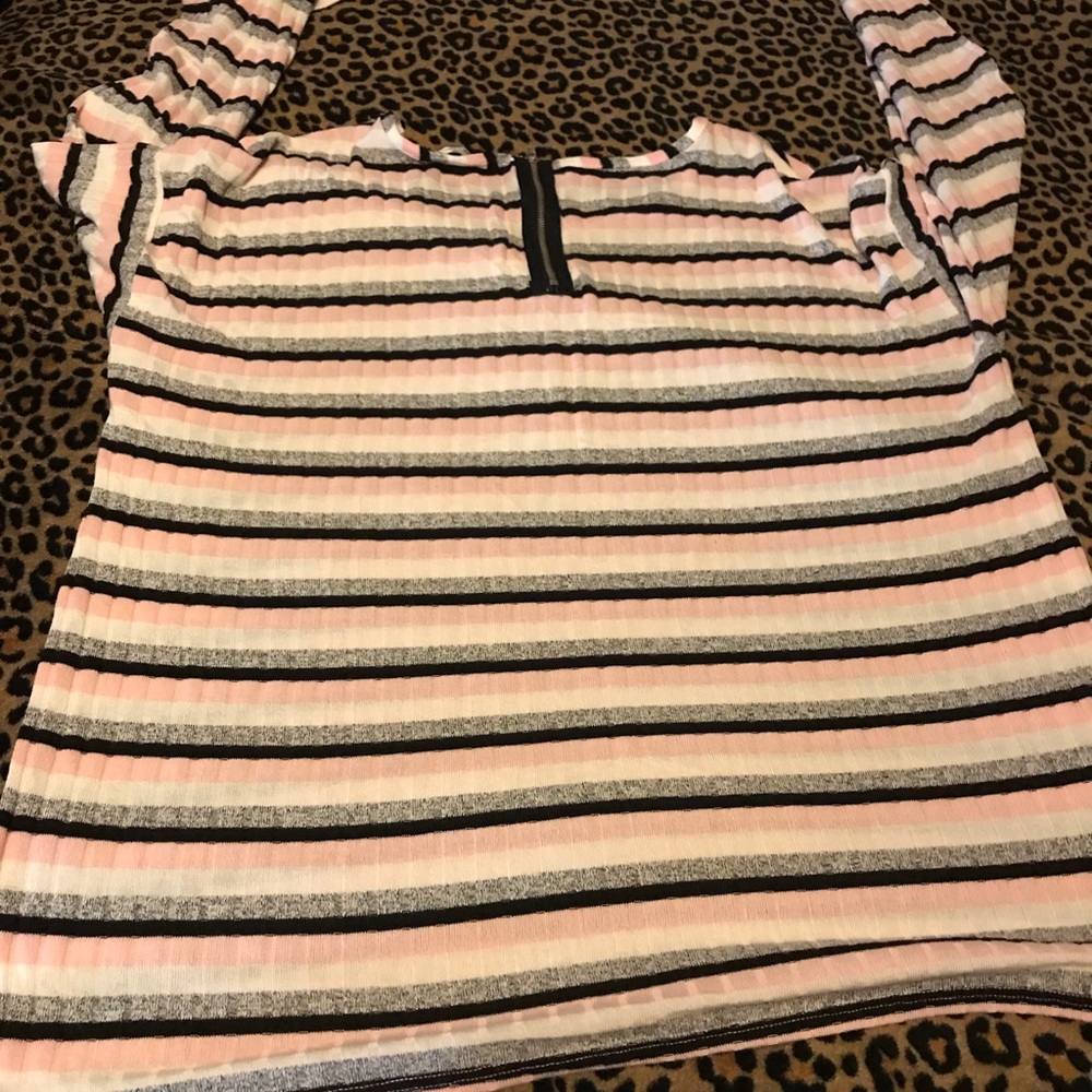 Avenue Plus sweater with zipper